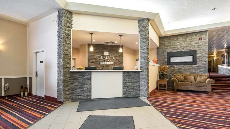 Quality Hotel Drumheller Lobby
