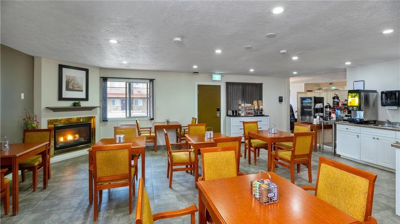 <b>Econo Lodge Inn & Suites-High Level Restaurant</b>. Images powered by <a href="https://iceportal.shijigroup.com/" title="IcePortal" target="_blank">IcePortal</a>.