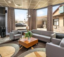 Quality Inn and Suites High Level Lobby