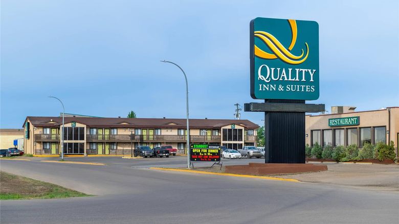 Quality Inn and Suites High Level Exterior. Images powered by <a href="https://iceportal.shijigroup.com" target="_blank" rel="noopener">Ice Portal</a>.