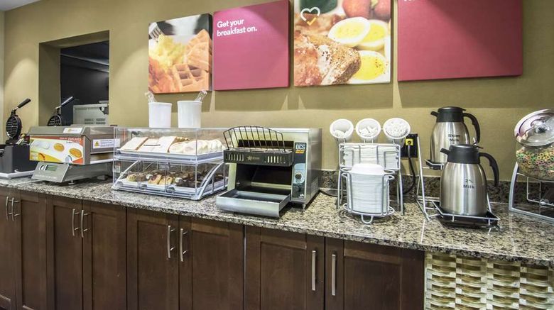 <b>Comfort Suites Saskatoon Restaurant</b>. Images powered by <a href="https://iceportal.shijigroup.com/" title="IcePortal" target="_blank">IcePortal</a>.