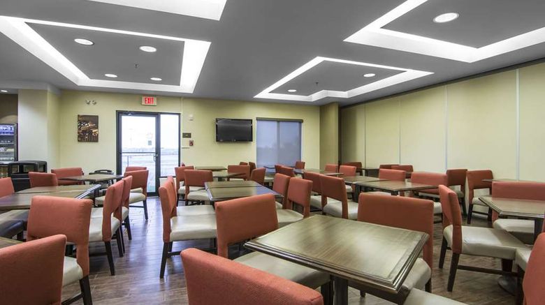 <b>Comfort Suites Saskatoon Restaurant</b>. Images powered by <a href="https://iceportal.shijigroup.com/" title="IcePortal" target="_blank">IcePortal</a>.