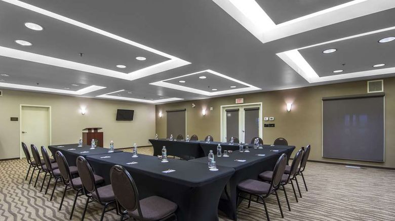 <b>Comfort Suites Saskatoon Meeting</b>. Images powered by <a href="https://iceportal.shijigroup.com/" title="IcePortal" target="_blank">IcePortal</a>.