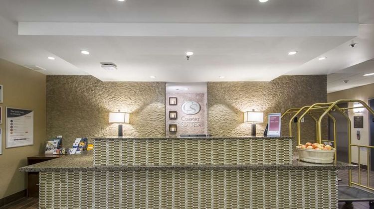 Comfort Suites Saskatoon Lobby