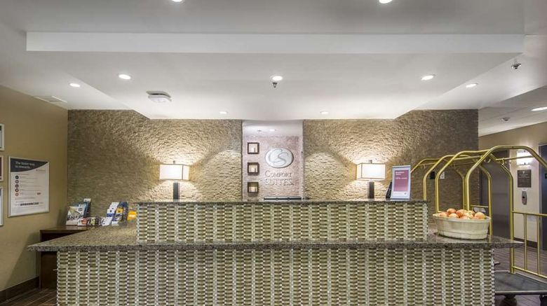 <b>Comfort Suites Saskatoon Lobby</b>. Images powered by <a href="https://iceportal.shijigroup.com/" title="IcePortal" target="_blank">IcePortal</a>.