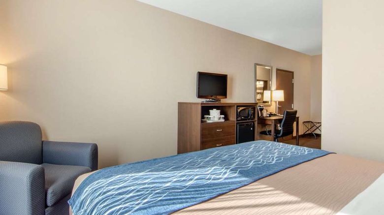 <b>Comfort Inn & Suites Virden Suite</b>. Images powered by <a href="https://iceportal.shijigroup.com/" title="IcePortal" target="_blank">IcePortal</a>.