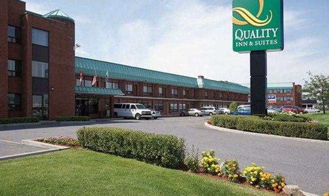 Quality Inn & Suites PE Trudeau Arpt Exterior