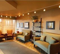 Quality Inn & Suites PE Trudeau Arpt Lobby