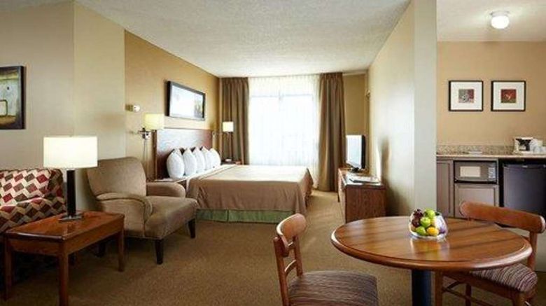 <b>Quality Inn & Suites PE Trudeau Arpt Suite</b>. Images powered by <a href="https://iceportal.shijigroup.com/" title="IcePortal" target="_blank">IcePortal</a>.