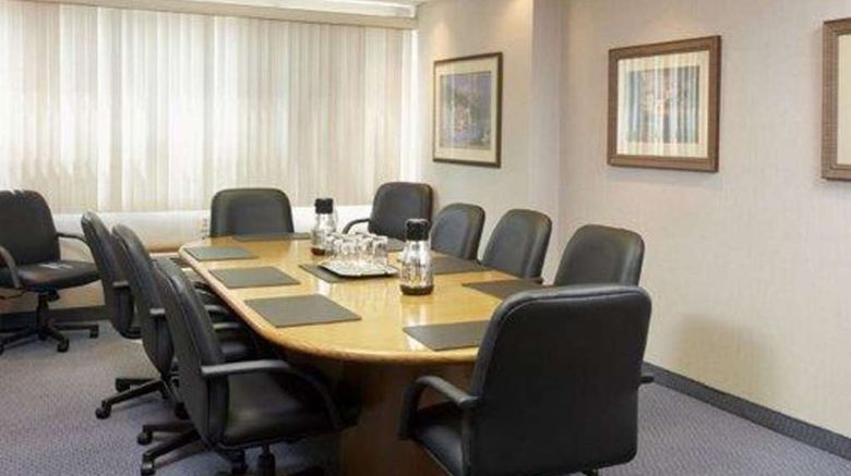 <b>Quality Inn & Suites PE Trudeau Arpt Meeting</b>. Images powered by <a href="https://iceportal.shijigroup.com/" title="IcePortal" target="_blank">IcePortal</a>.