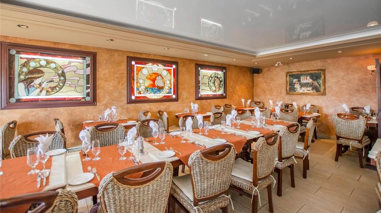 <b>St Christophe Hotel, Ascend Collection Restaurant</b>. Images powered by <a href="https://iceportal.shijigroup.com/" title="IcePortal" target="_blank">IcePortal</a>.