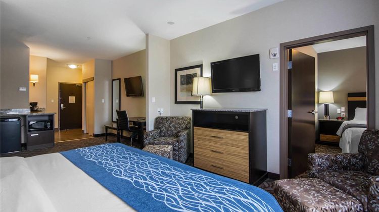 Comfort Inn & Suites Fort Saskatchewan Suite
