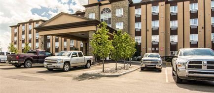 Comfort Inn & Suites Fort Saskatchewan Exterior