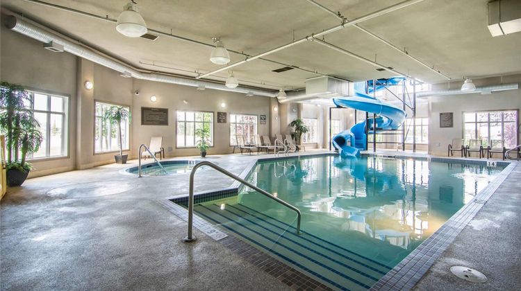 Comfort Inn & Suites Fort Saskatchewan Pool