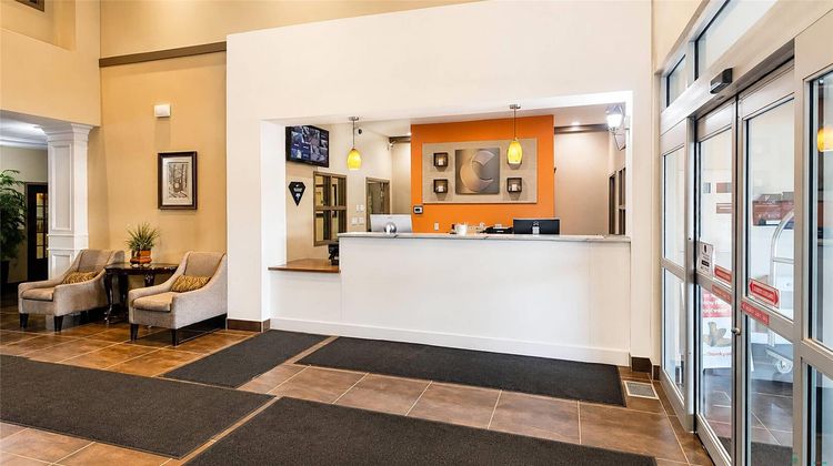 Comfort Inn & Suites Fort Saskatchewan Lobby