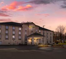 Quality Inn Orleans Exterior
