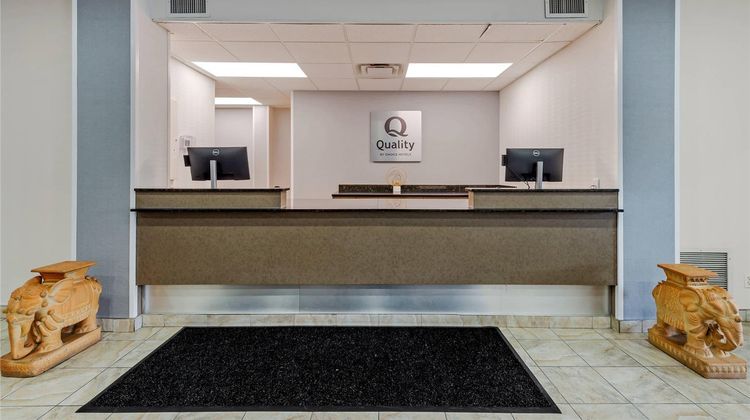 Quality Inn Orleans Lobby