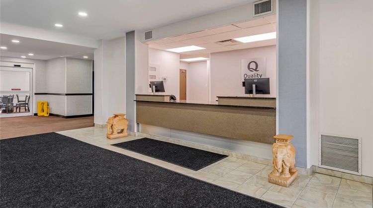 Quality Inn Orleans Lobby