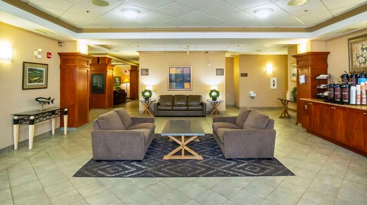 Comfort Inn and Suites Salmon Arm Lobby