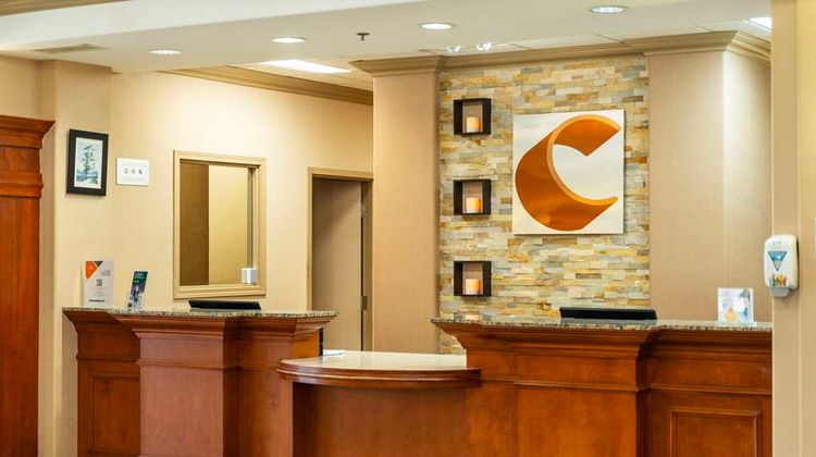 Comfort Inn and Suites Salmon Arm Lobby