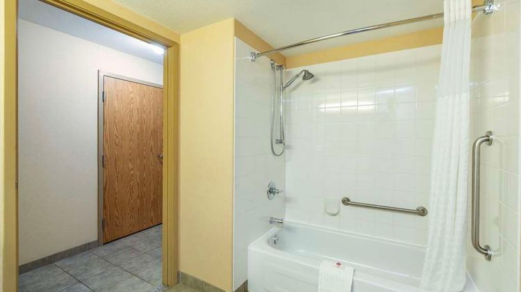 Comfort Inn and Suites Salmon Arm Room