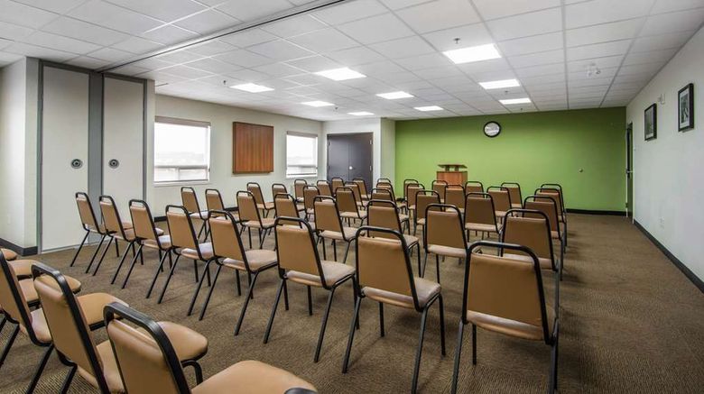 <b>Sleep Inn Meeting</b>. Images powered by <a href="https://iceportal.shijigroup.com/" title="IcePortal" target="_blank">IcePortal</a>.