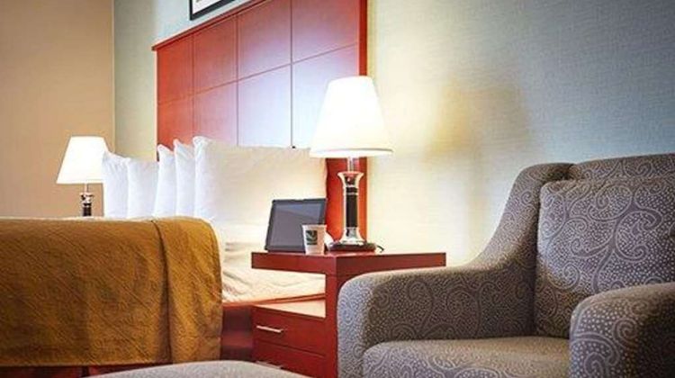 Quality Inn Southampton Room