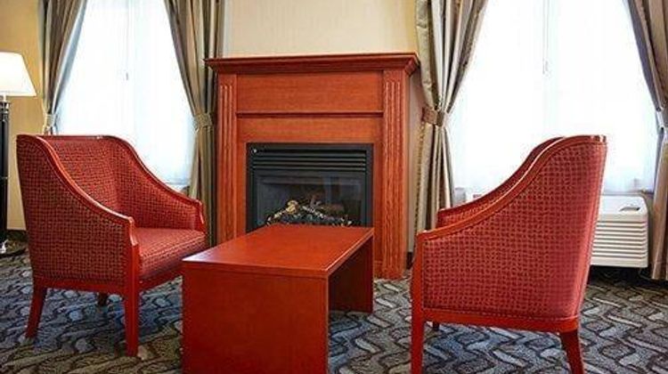 Quality Inn Southampton Lobby