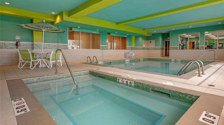 <b>Comfort Inn & Suites Calgary Pool</b>. Images powered by <a href="https://iceportal.shijigroup.com/" title="IcePortal" target="_blank">IcePortal</a>.