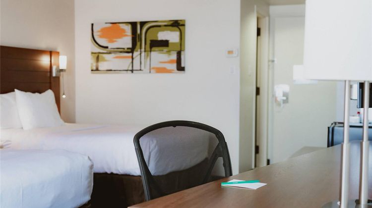 Quality Inn Rouyn-Noranda Room
