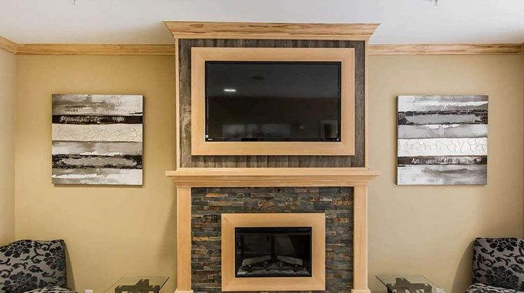 Quality Inn Moncton Lobby