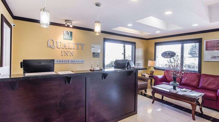 Quality Inn Merritt Lobby