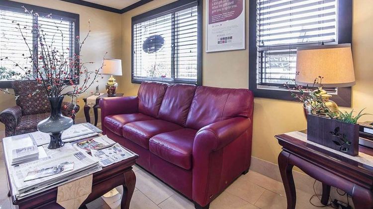 Quality Inn Merritt Lobby