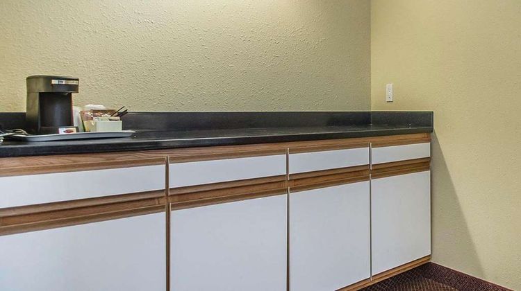 Quality Inn Merritt Room
