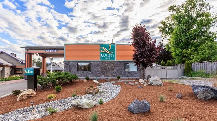 Quality Inn Merritt Exterior