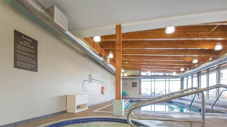 Comfort Inn & Suites, Campbell River Pool
