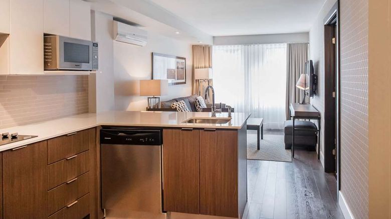 <b>Les Suites Victoria, an Ascend Hotel Room</b>. Images powered by <a href="https://iceportal.shijigroup.com/" title="IcePortal" target="_blank">IcePortal</a>.