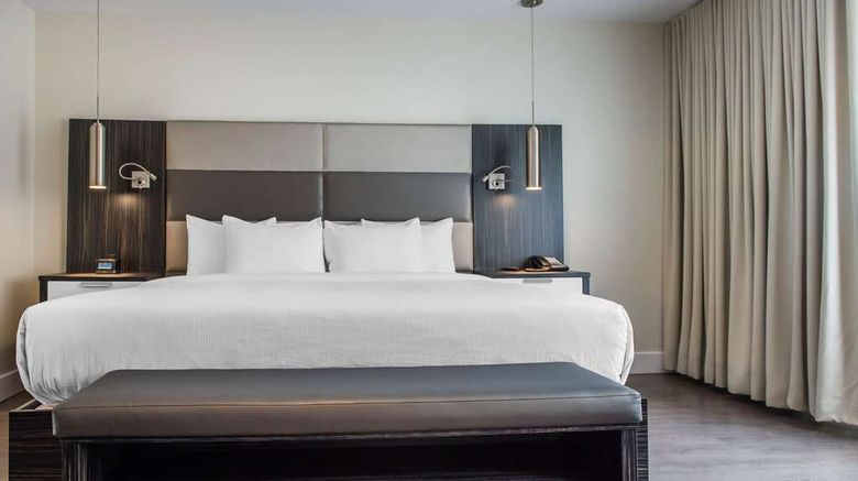 <b>Les Suites Victoria, an Ascend Hotel Room</b>. Images powered by <a href="https://iceportal.shijigroup.com/" title="IcePortal" target="_blank">IcePortal</a>.