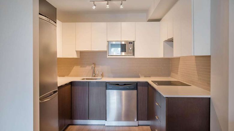 <b>Les Suites Victoria, an Ascend Hotel Room</b>. Images powered by <a href="https://iceportal.shijigroup.com/" title="IcePortal" target="_blank">IcePortal</a>.