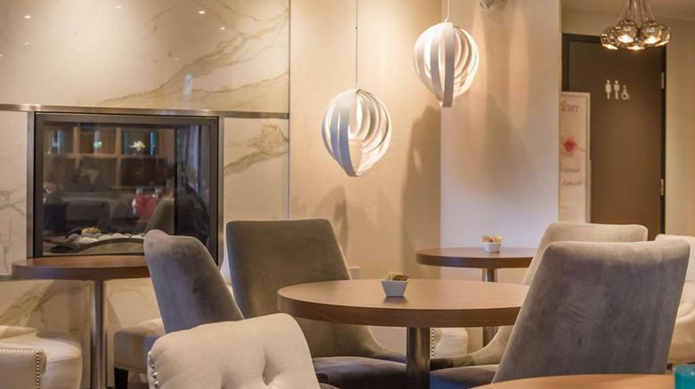<b>Les Suites Victoria, an Ascend Hotel Lobby</b>. Images powered by <a href="https://iceportal.shijigroup.com/" title="IcePortal" target="_blank">IcePortal</a>.