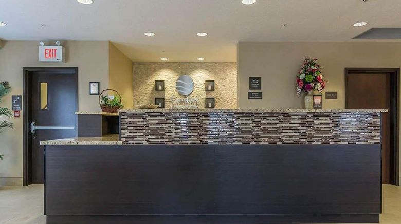<b>Comfort Inn & Suites Edmonton Intl Lobby</b>. Images powered by <a href="https://iceportal.shijigroup.com/" title="IcePortal" target="_blank">IcePortal</a>.