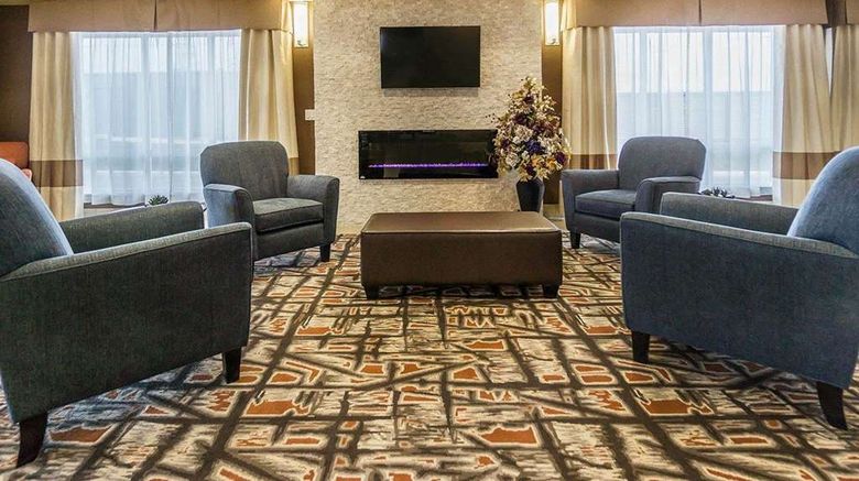 <b>Comfort Inn & Suites Edmonton Intl Lobby</b>. Images powered by <a href="https://iceportal.shijigroup.com/" title="IcePortal" target="_blank">IcePortal</a>.