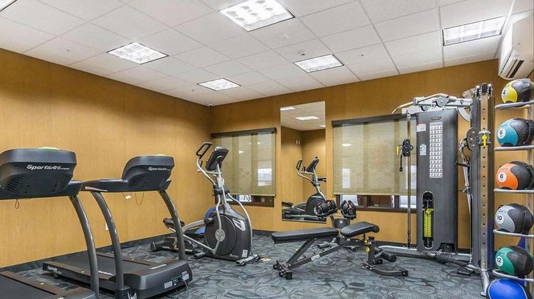 Comfort Inn & Suites Edmonton Intl Health