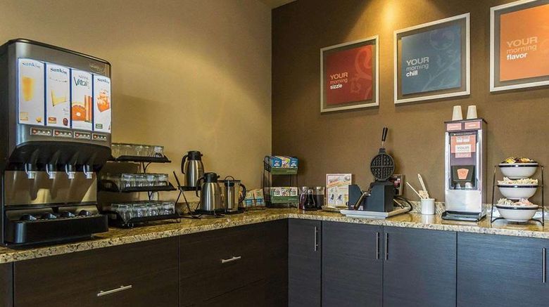 <b>Comfort Inn & Suites Edmonton Intl Restaurant</b>. Images powered by <a href="https://iceportal.shijigroup.com/" title="IcePortal" target="_blank">IcePortal</a>.