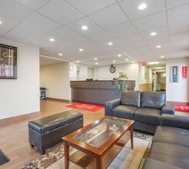 Econo Lodge Taber Lobby