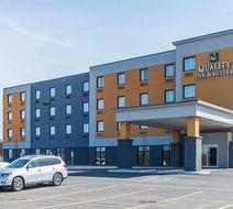 Quality Inn & Suites Kingston Exterior