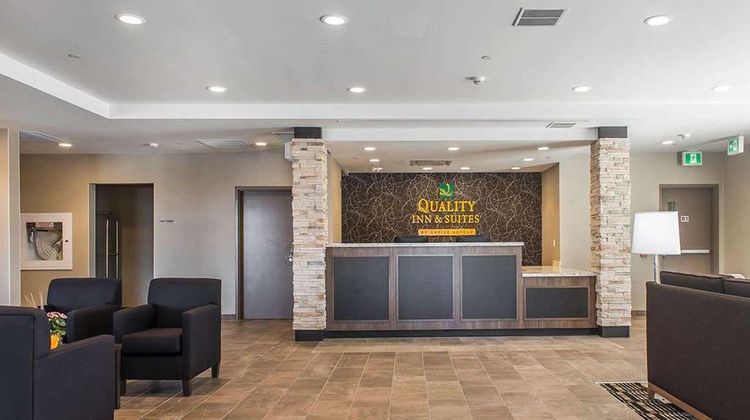 Quality Inn & Suites Kingston Lobby