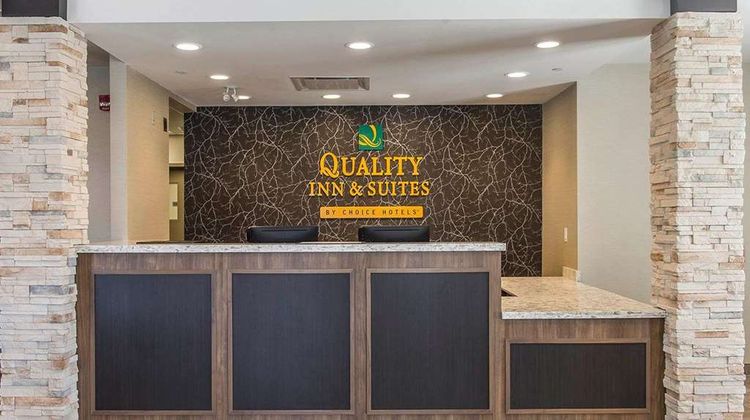 Quality Inn & Suites Kingston Lobby