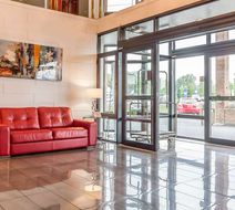 Quality Inn & Suites Hawkesbury Lobby