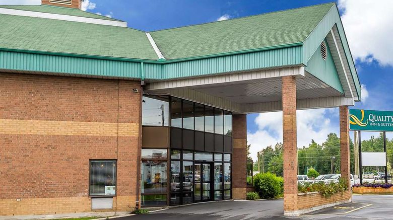 <b>Quality Inn & Suites Hawkesbury Exterior</b>. Images powered by <a href="https://iceportal.shijigroup.com/" title="IcePortal" target="_blank">IcePortal</a>.
